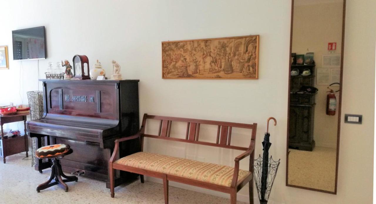 Bed and Breakfast Le Rondini Neapel Exterior foto